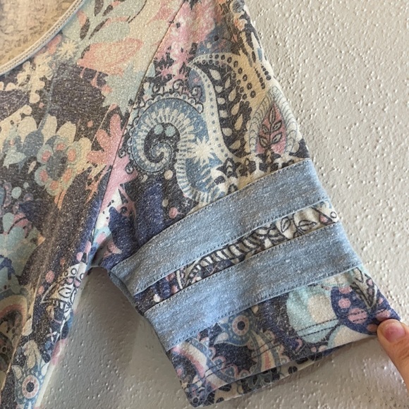 LuLaRoe XS Simply Comfortable Perfect T - Picture 13 of 17